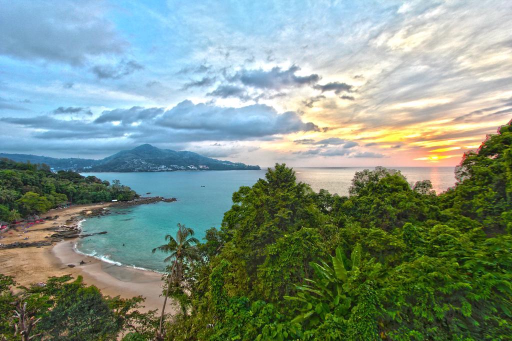 Lords Palace Patong Luaran gambar